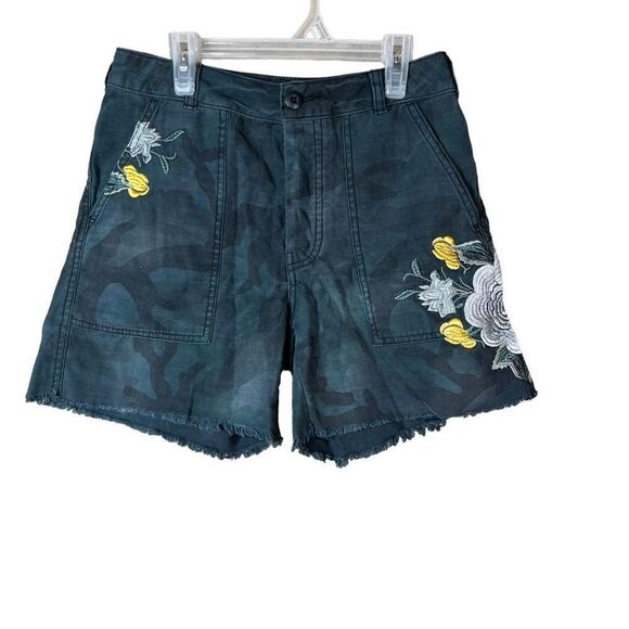 Free People Embroidered Floral Camo Scout Raw Hem Shorts Size 0 - Picture 1 of 10
